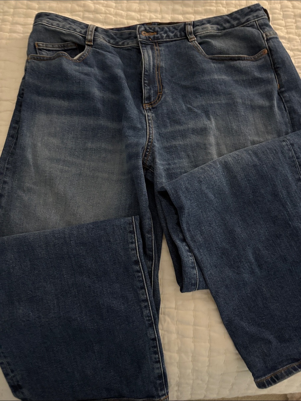 Zara Women's Straight Leg Jeans in Dark Blue Wash